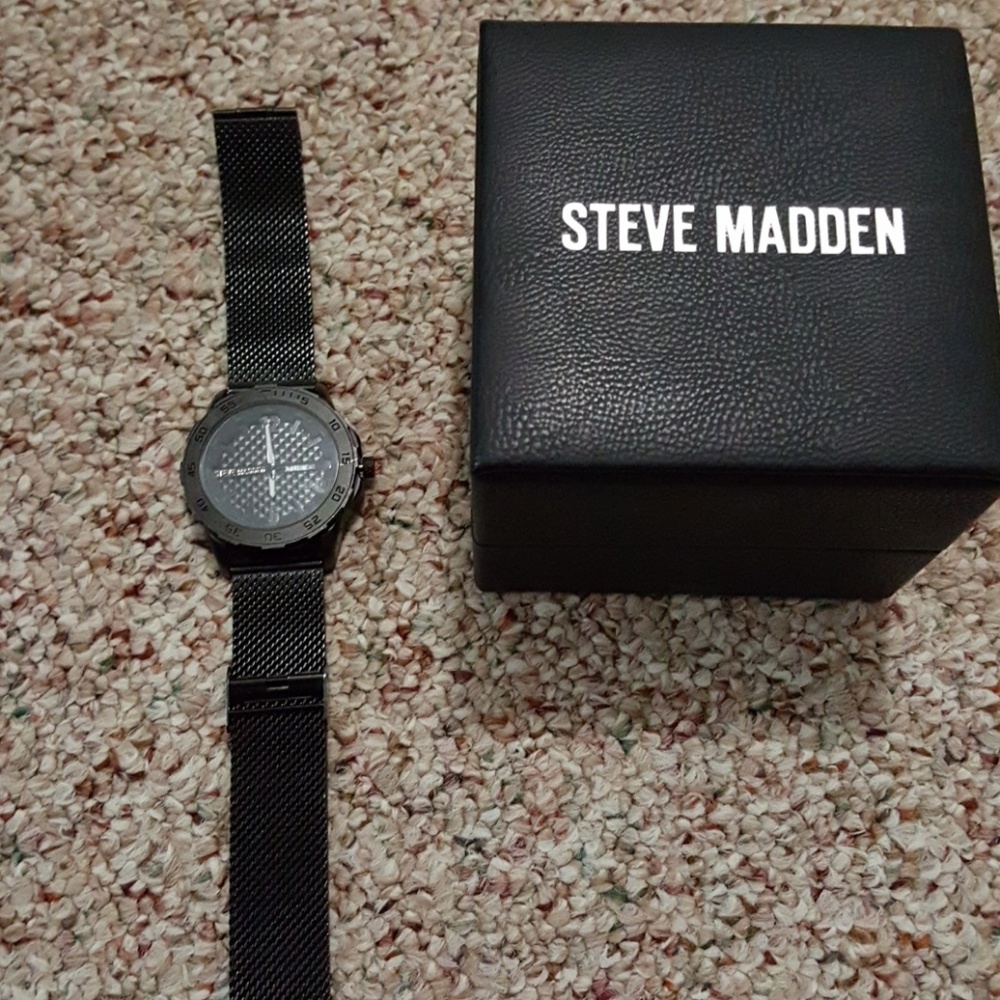 Steve madden black metal watch